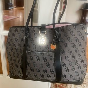 Dooney and Bourke tote gray/black